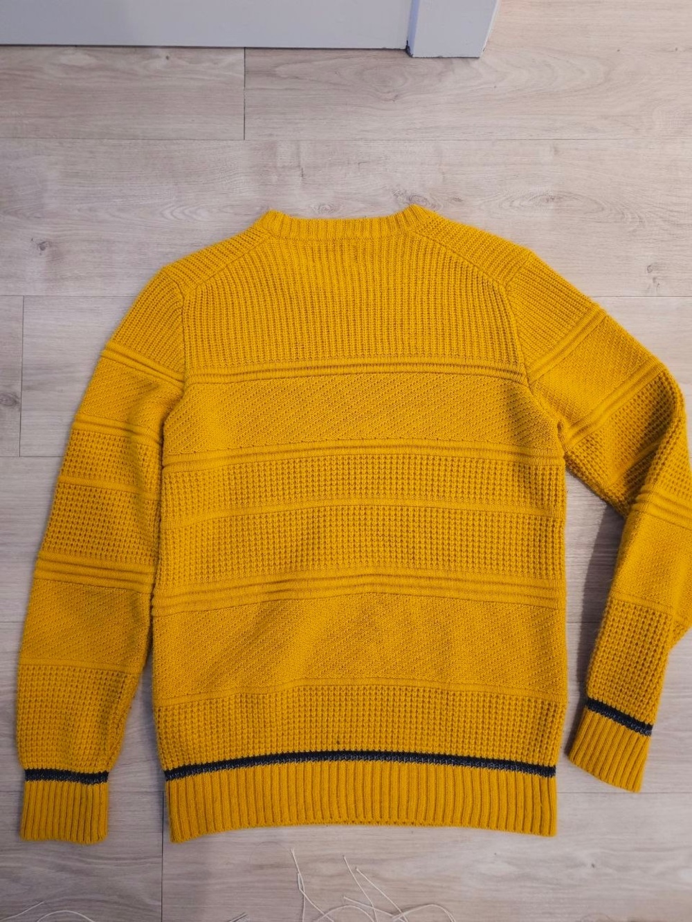 Men’s Yellow Knit Sweater - Medium